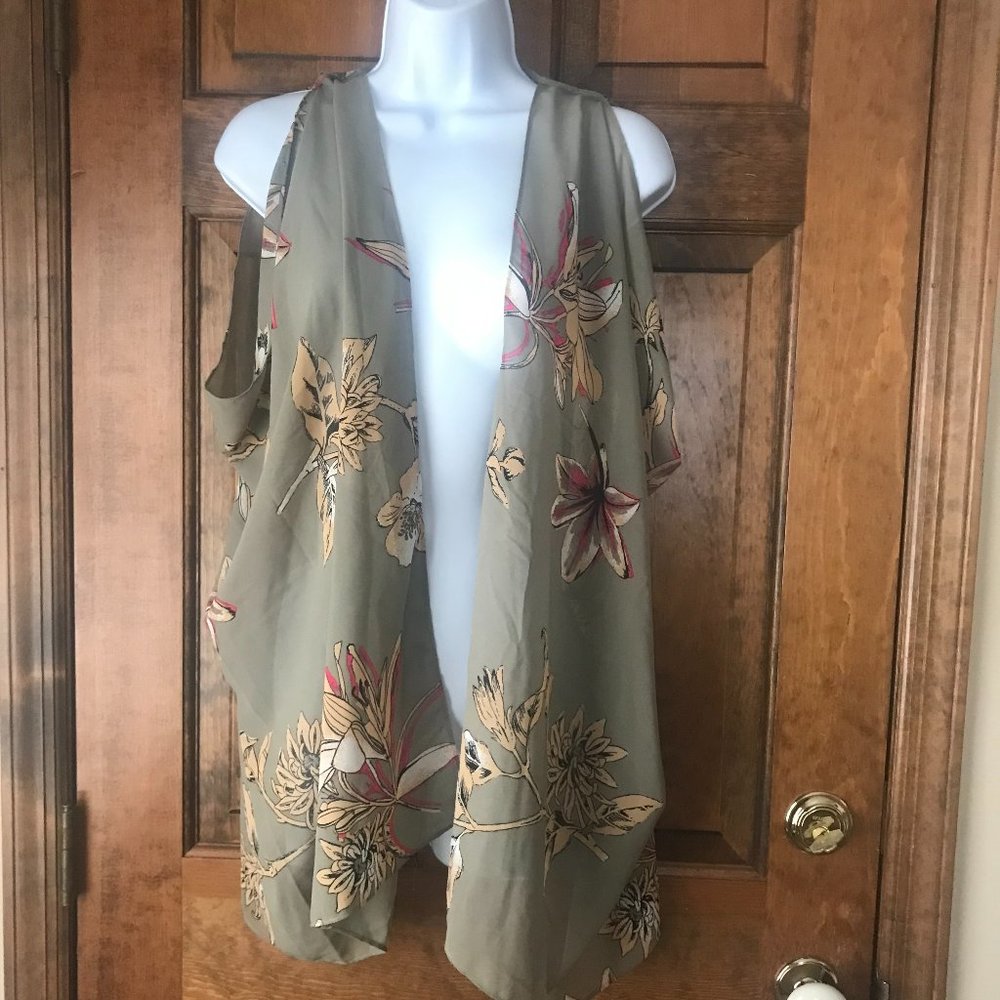 Moss Green w/Beige & Fuchsia Flowers Sleeveless Open Top 1X
